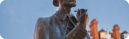 detective-statue